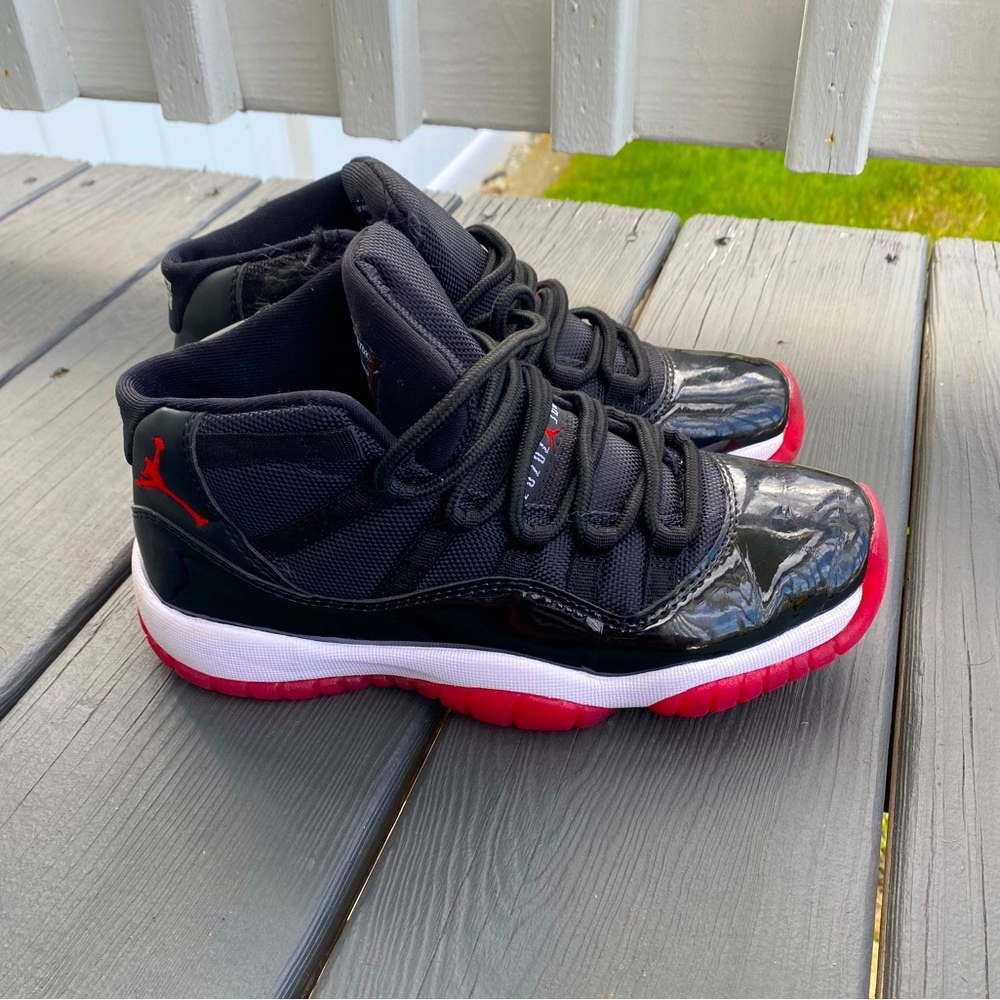 Jordan 11 Retro Playoffs Bred